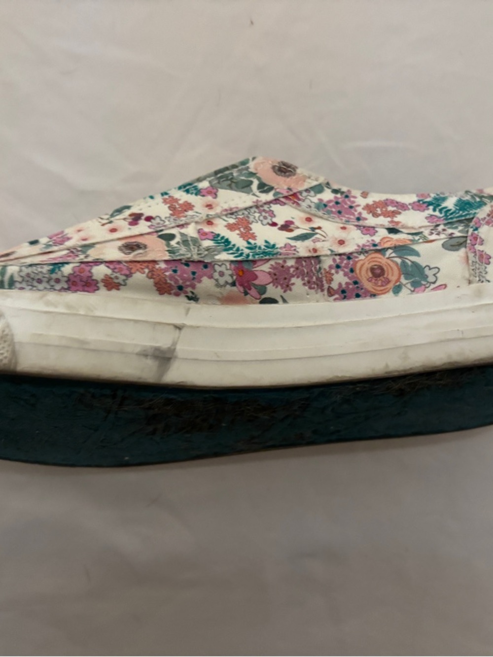 Blowfish Floral Slip-On Sneakers in Cream with Pink & Green Women’s Size 9 - Picture 8 of 10